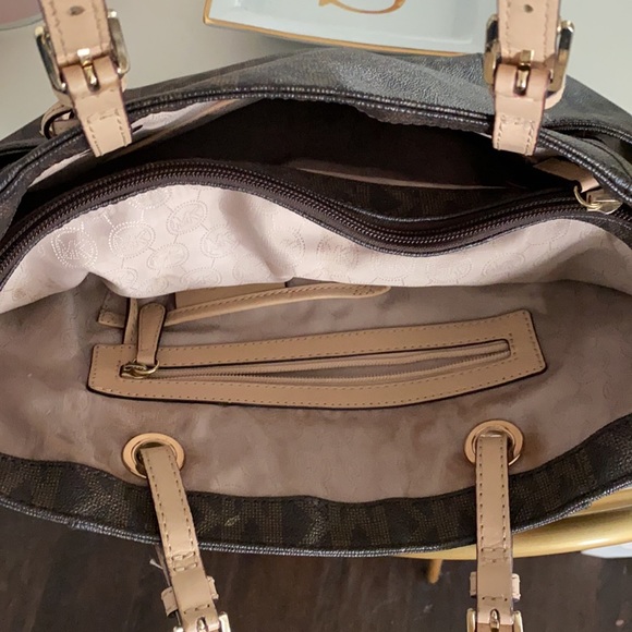 Michael Kors Leather Logo Tote Bag - Picture 4 of 16